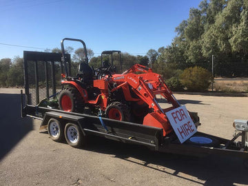 Kubota B2301HD Tractor with Loader and Rotary hoe For Hire
