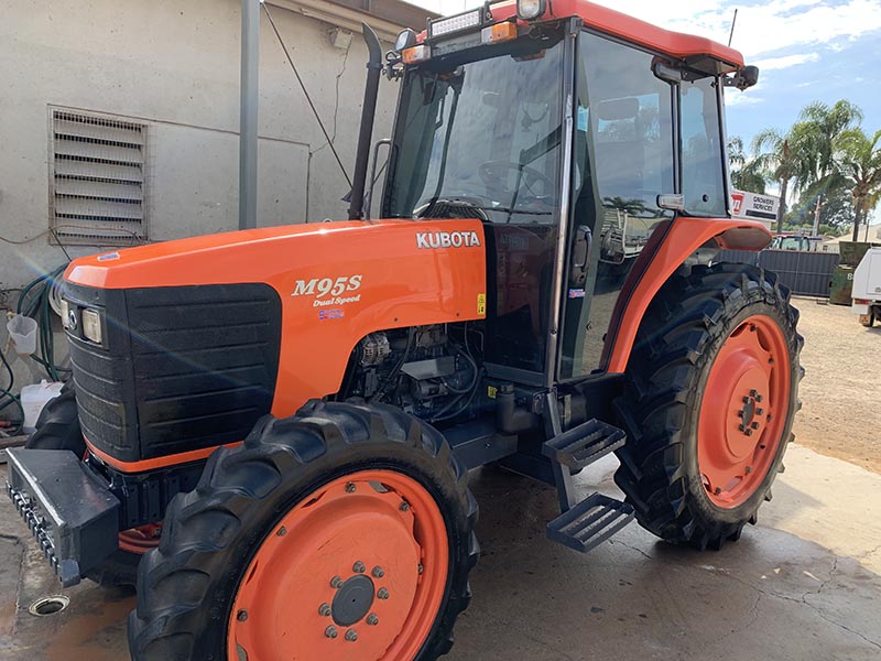Kubota M95S Tractor For Hire