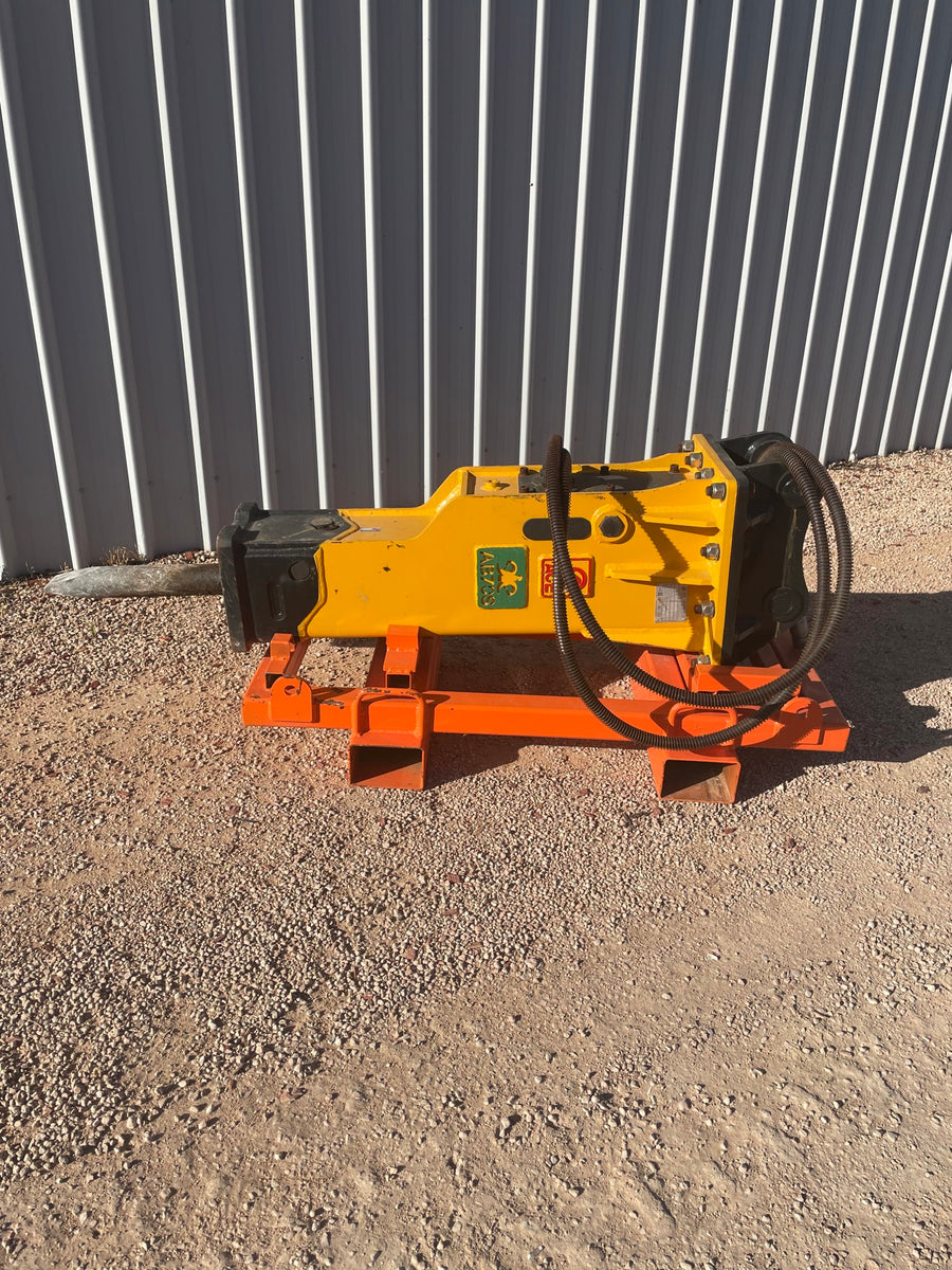 Rock Breaker or Hydraulic Hammer attachment to suit excavator For Hire